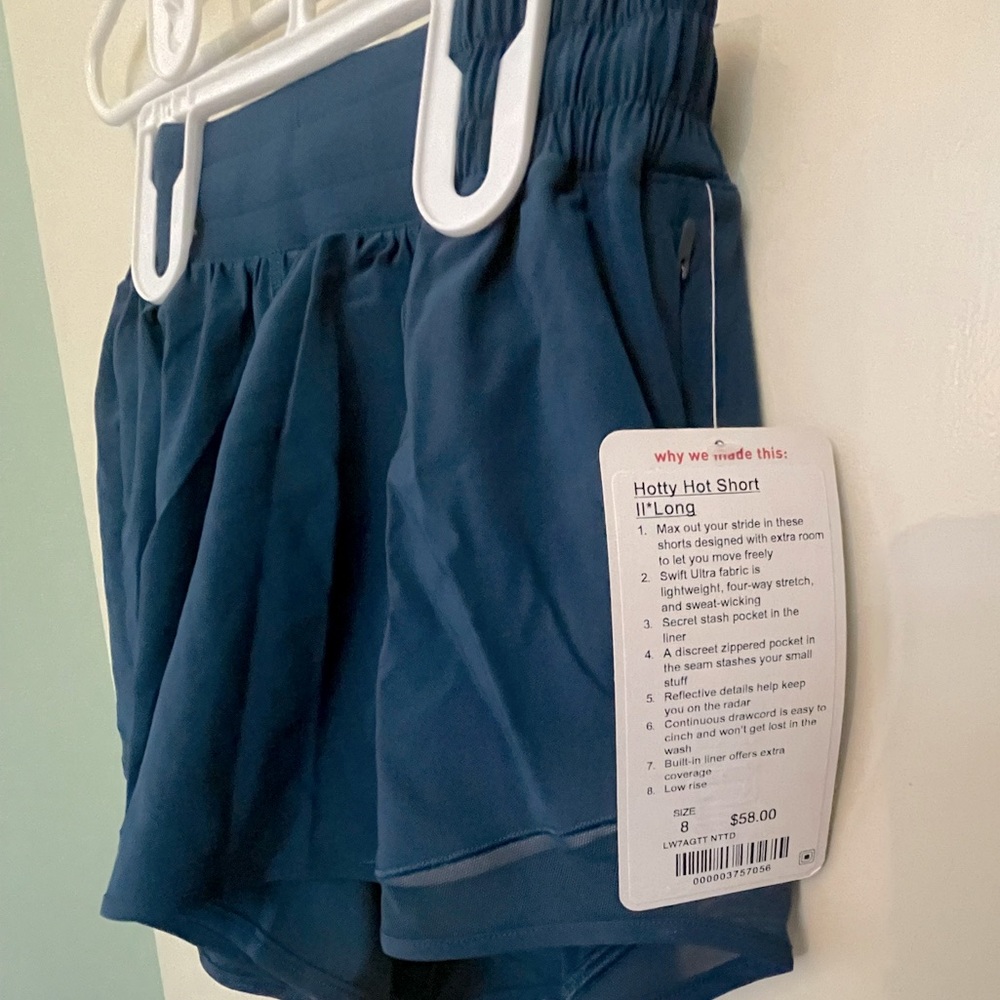 Lululemon Hottie Hot Short 8L NWT